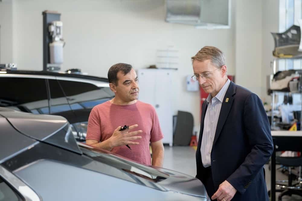Intel CEO Pat Gelsinger (right) and Professor Amnon Shashua, Intel senior vice president and president and CEO of Mobileye, talk during Gelsinger’s visit to Mobileye headquarters in Israel in 2021. (Credit: Mobileye, an Intel Company)