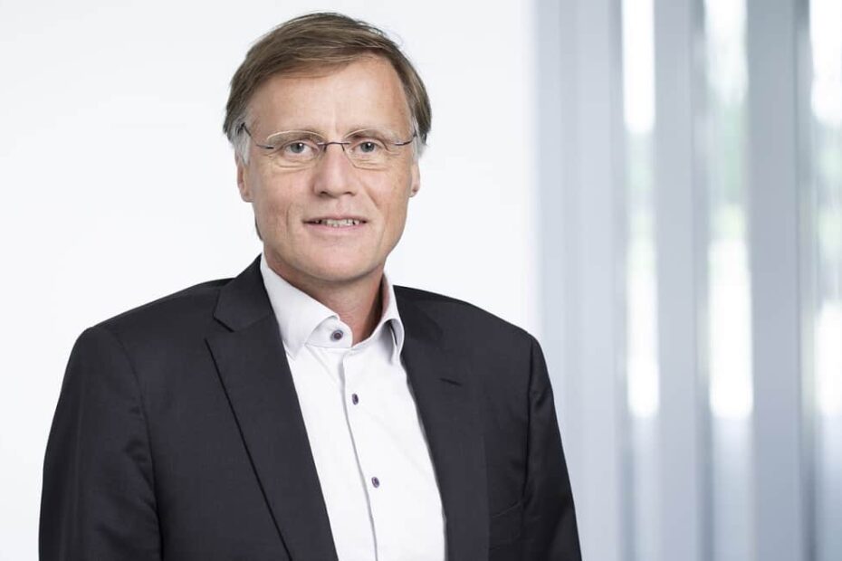 Jochen Hanebeck will become a new CEO at Infineon Technologies on April 1, 2022